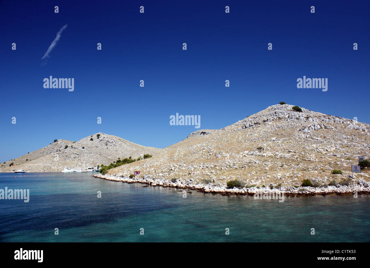 Schöne konische Kalksteininseln der Meeres-Nationalpark der Kornati in Dalmatien Kroatien Stockfoto