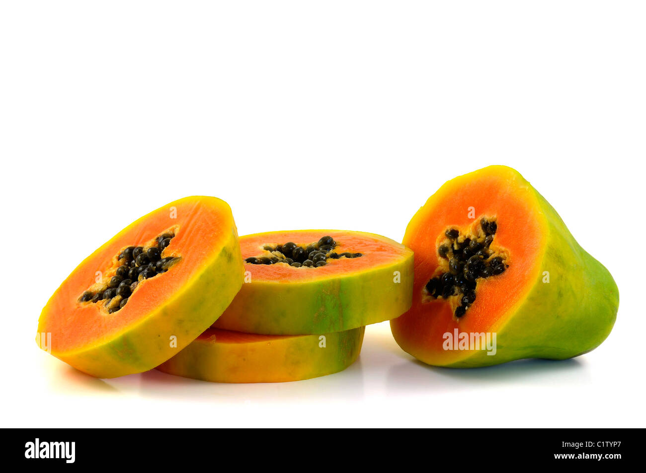 Papaya-Früchte, die isoliert in weiß Stockfoto