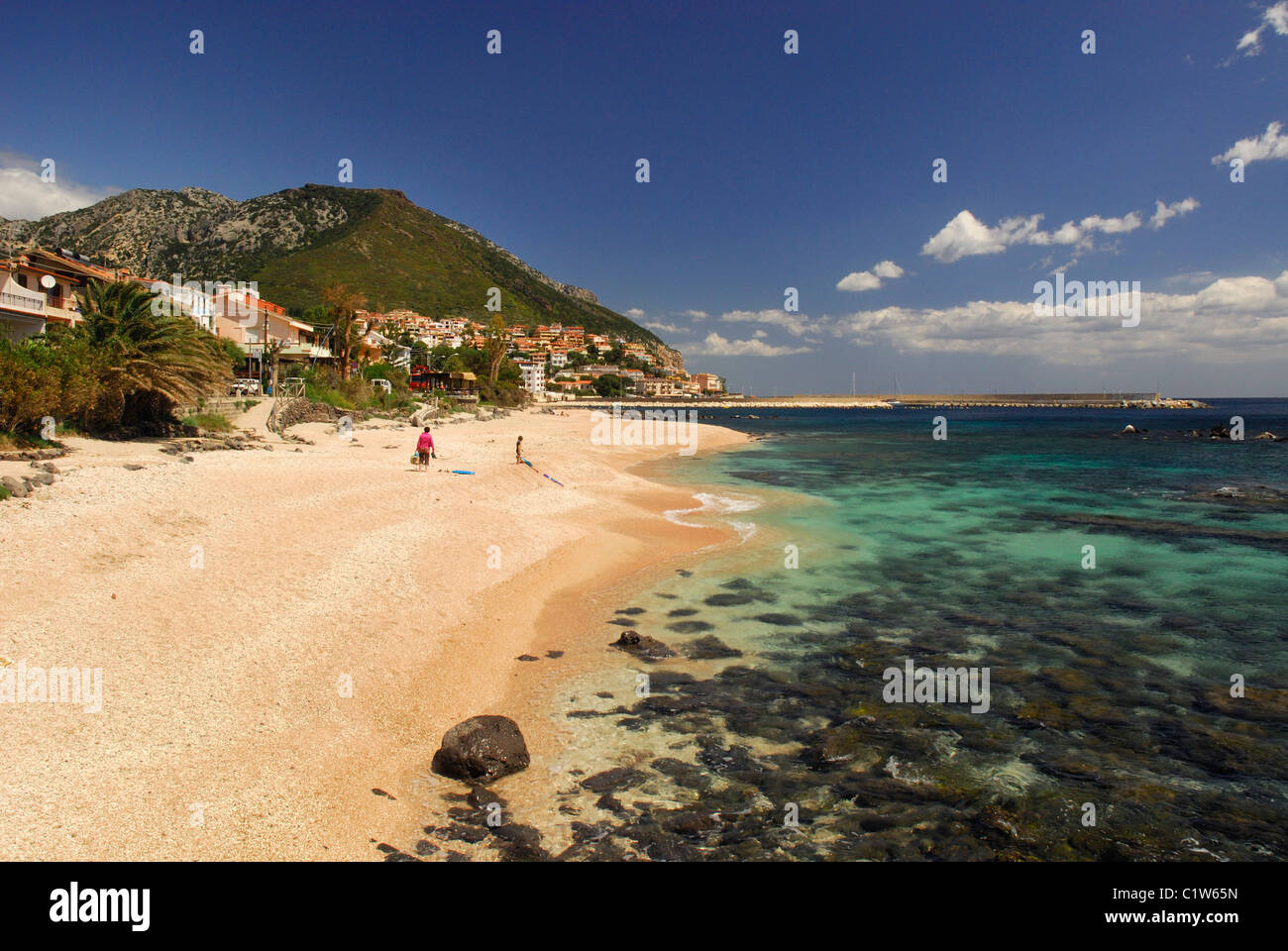 Palmasera Strand im Sommer Cala Gonone Stadt Dorgali, Golf von Orosei, Sardinien, Italien Stockfoto