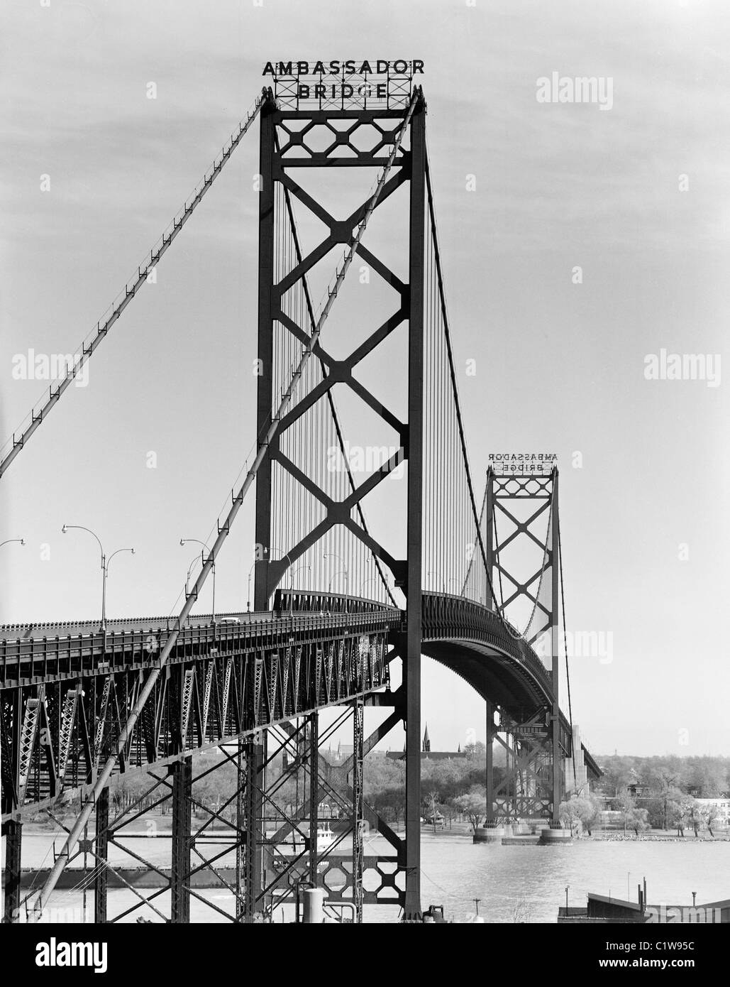 USA, Michigan, Detroit, Ambassador Bridge, niedrigen Winkel Ansicht Stockfoto