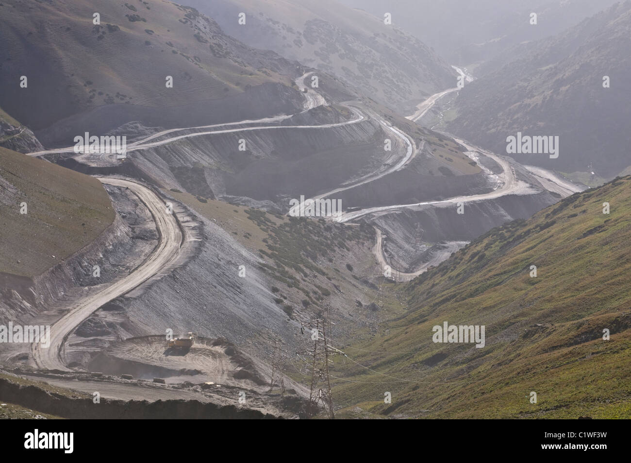 Kirgisistan, Osh Provinz, Serpentin Bergstraßen zwischen Sary Tash und Osh Stockfoto