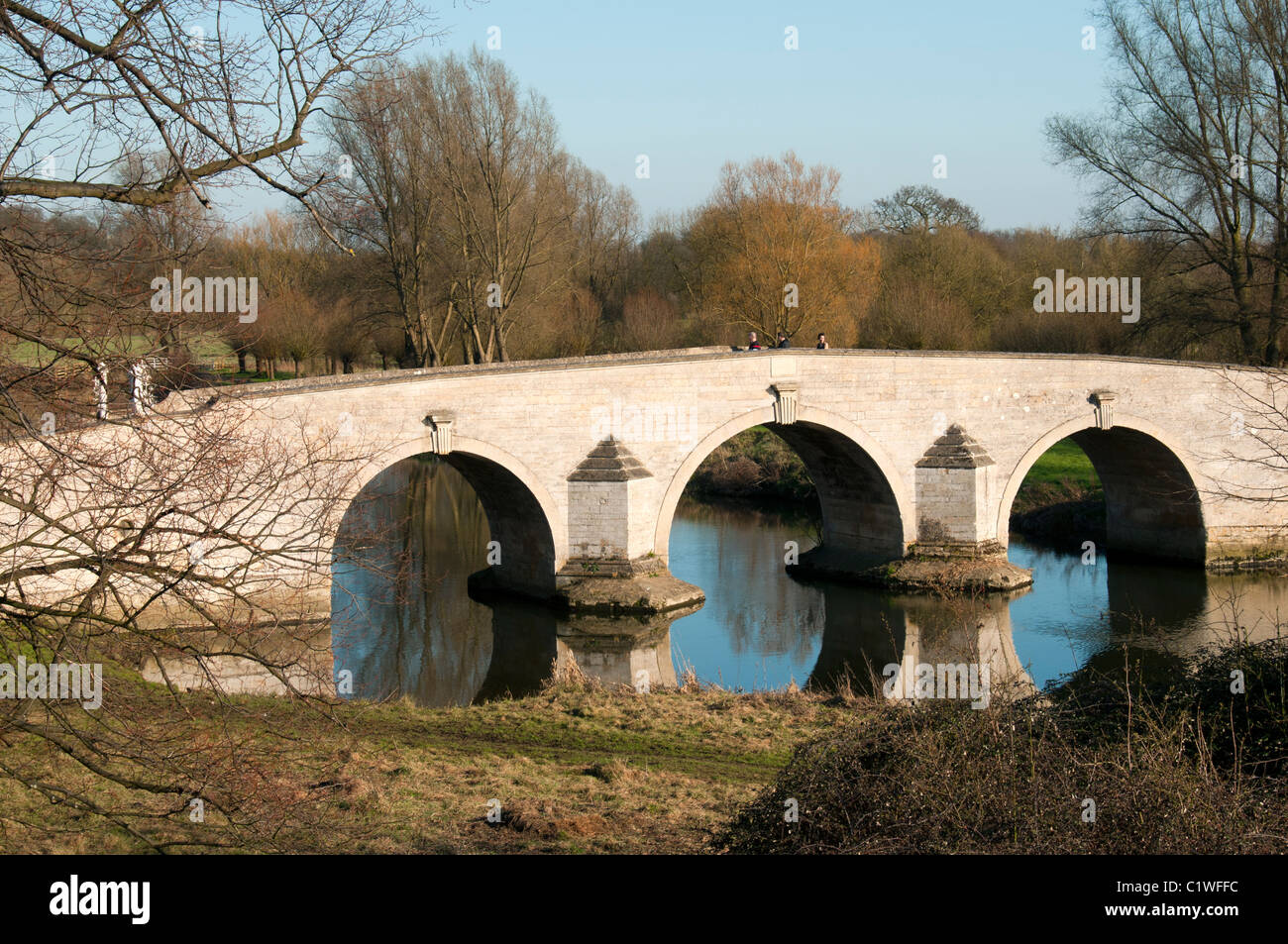 Milton-Fähre-Brücke an der Fähre Wiesen, Nene Park, Peterborough, England, UK Stockfoto