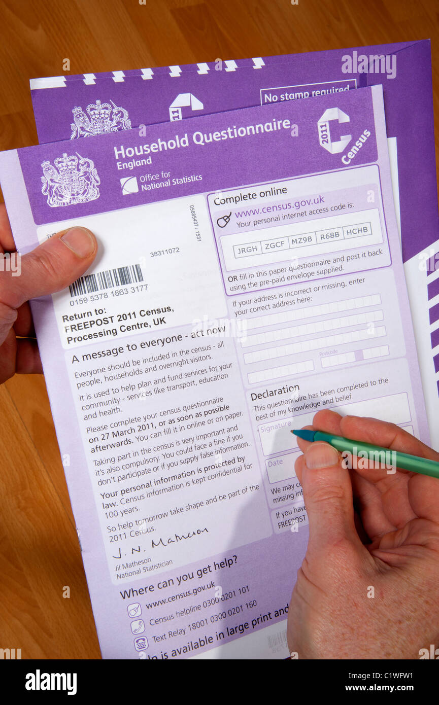 Person ausfüllen 2011 uk Regierung Zensus-Formular Stockfoto