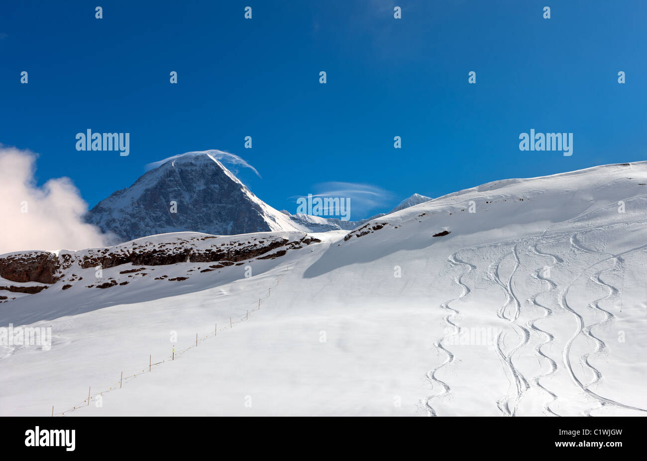 Berg; Eiger; Alpen; Schweiz; Schnee; Berner; Winter; Grindelwald; Europäische; Oberland; Blau; kalt; Bern; Piste; Ski; Schweizer Stockfoto