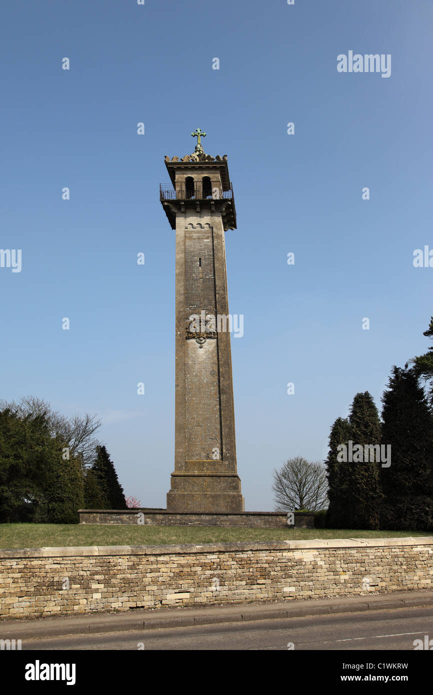 Somerset Denkmal errichtet 1846 zum Gedenken an General Lord Robert Somerset bei Hawkesbury Upton Gloucestershire England UK Stockfoto