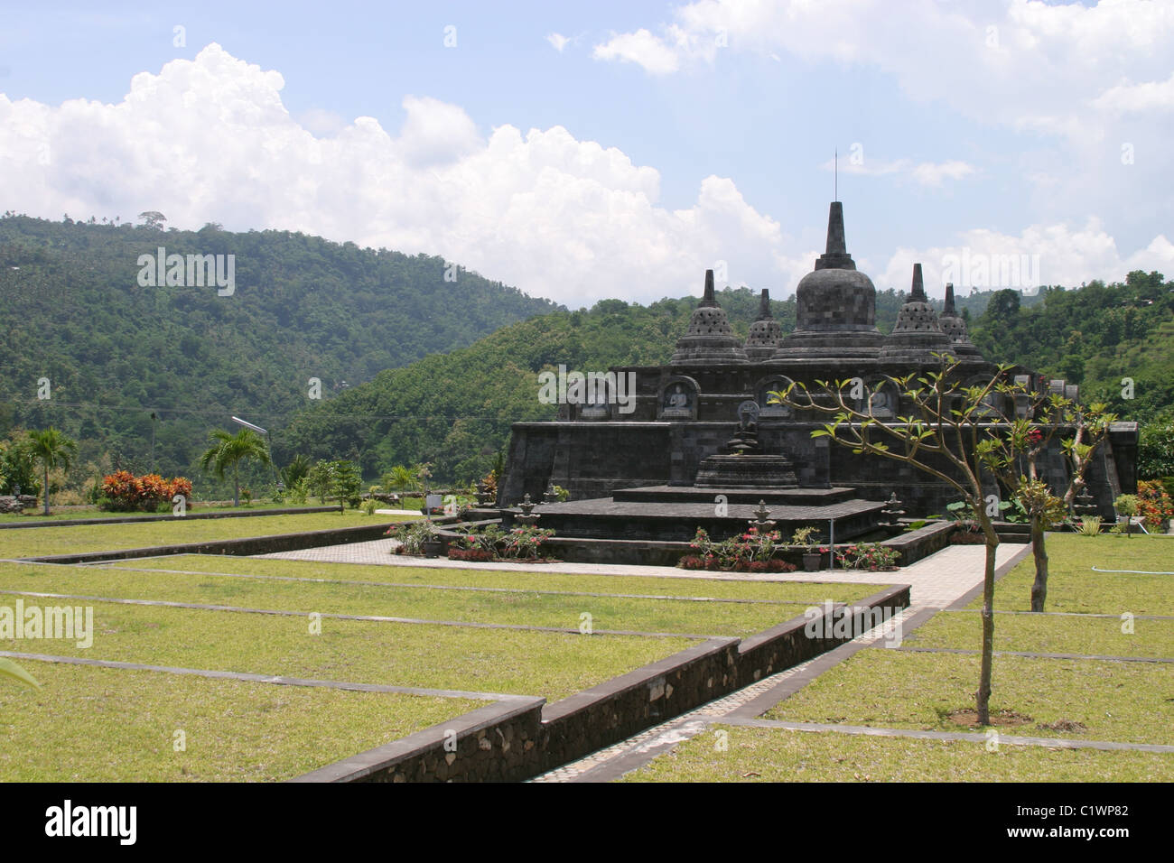 Buddhistischer Tempel außerhalb von Lovina im Norden Balis. Stockfoto