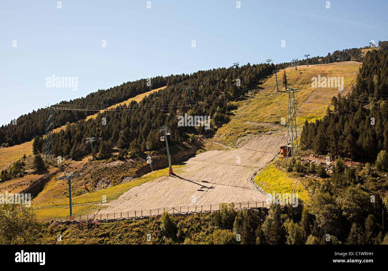 Skilift im Sommer, Soldeu, Andorra Stockfoto