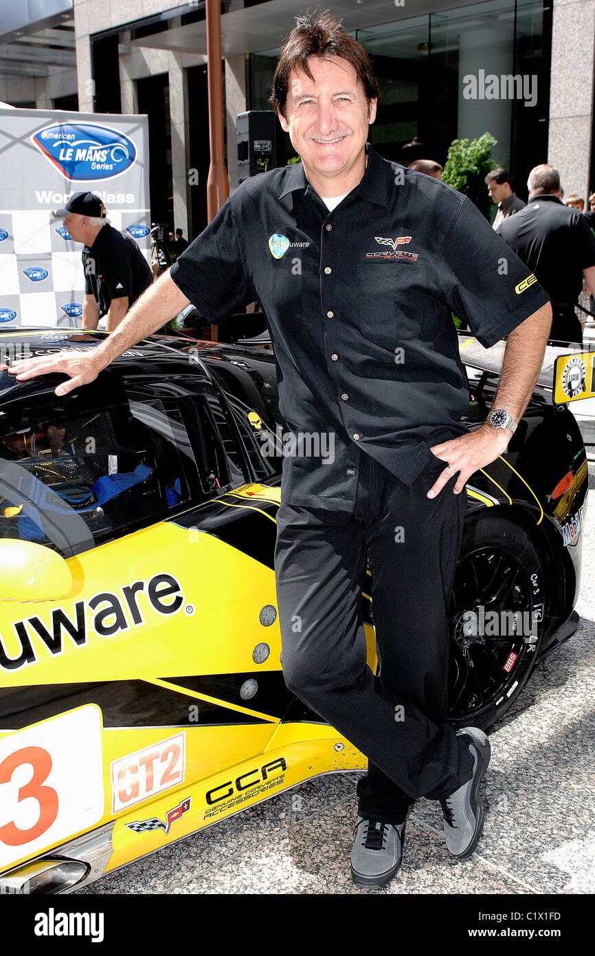 Ron Fellows in Mosport RaceFest 2009 - American Le Mans Series Treiber-Foto-Shooting an Brookfield Place.  Toronto, Kanada- Stockfoto