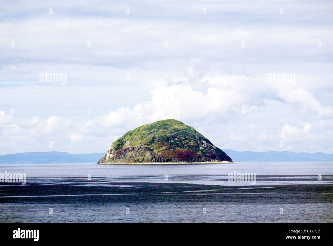 Ailsa Craig Insel von Ballantrae Bay, Strathclyde Region schottischen Küste Küstenlandschaft Schottlands Inseln UK Stockfoto