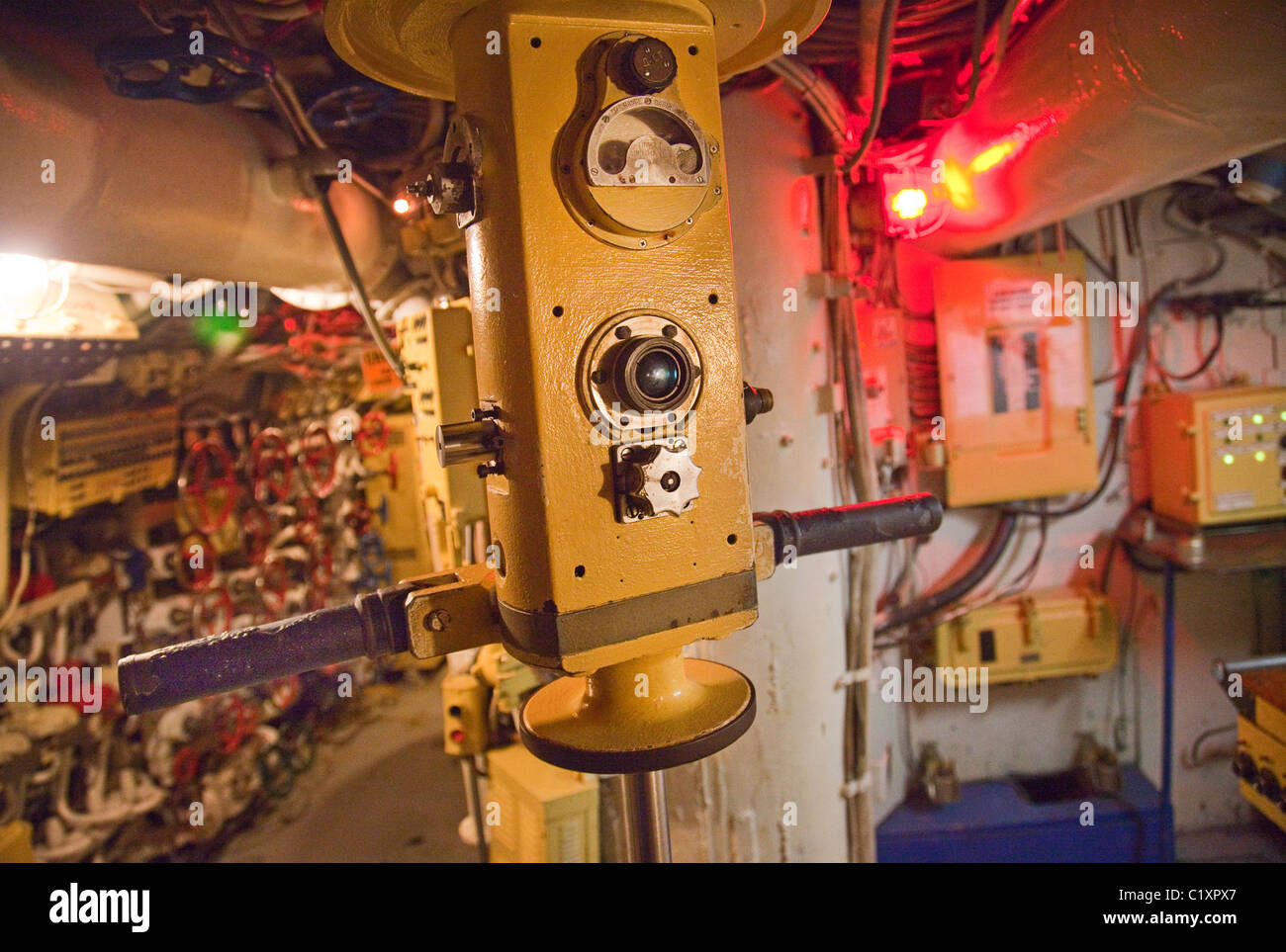 Innenraum des B-39 sowjetischen u-Boot im Maritime Museum in San Diego Stockfoto