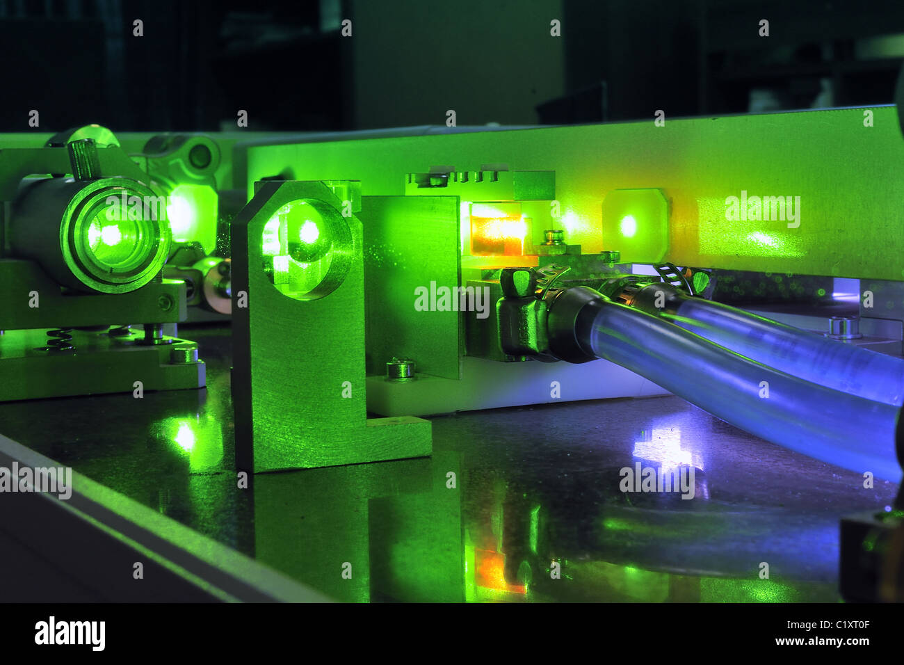 leistungsstarke Lasersystem Stockfoto