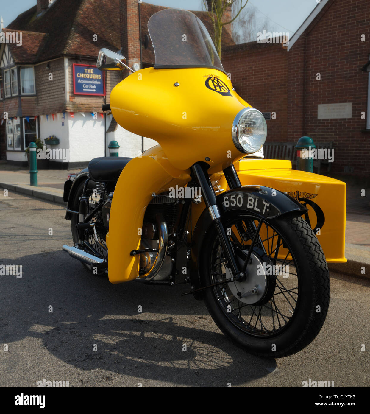 Vintage AA BSA Motorrad und Beiwagen Outfit, im englischen Dorf Lamberhurst. Stockfoto
