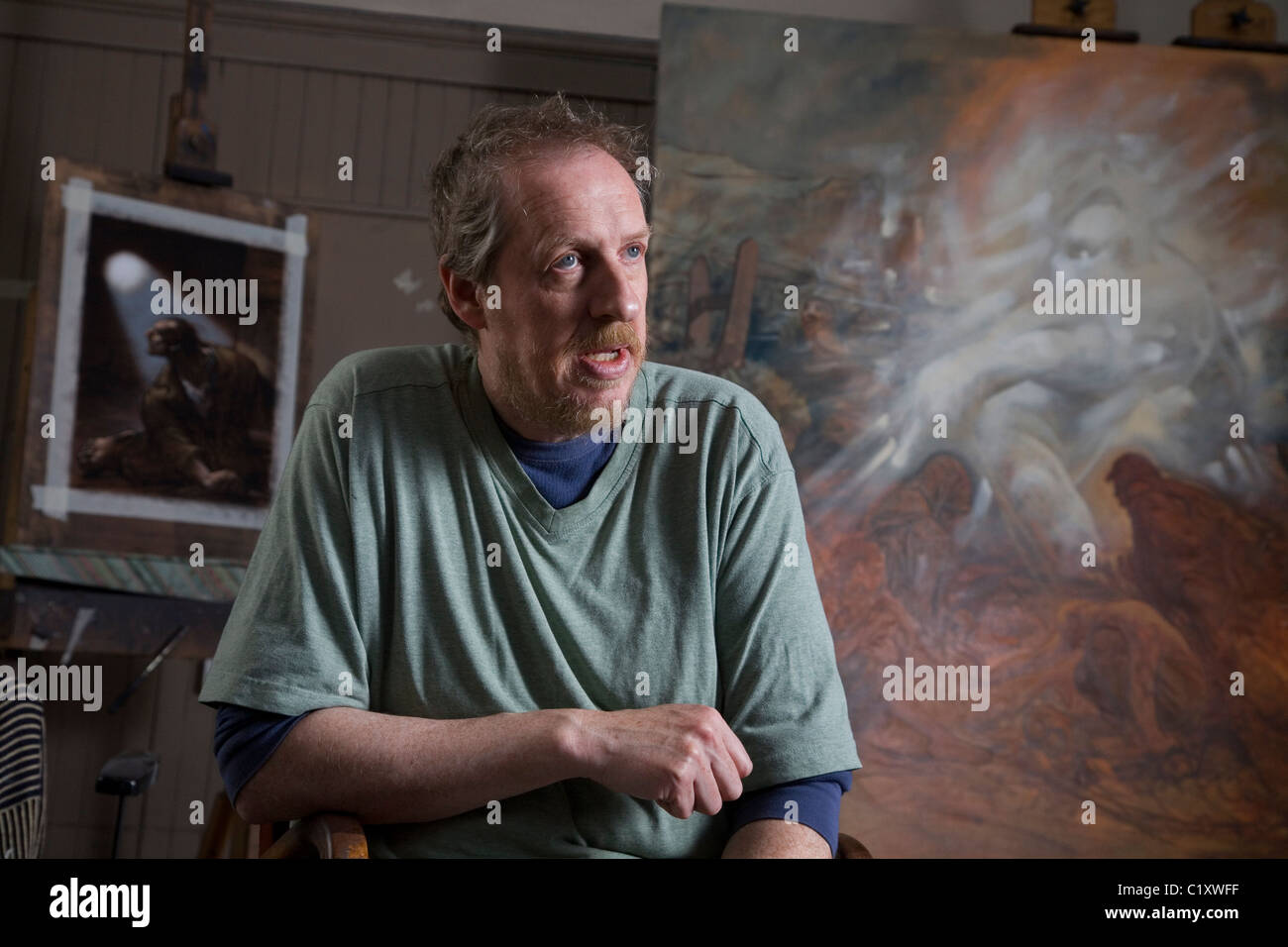 Schottischen Künstlers Peter Howson im Atelier Glasgow. Stockfoto