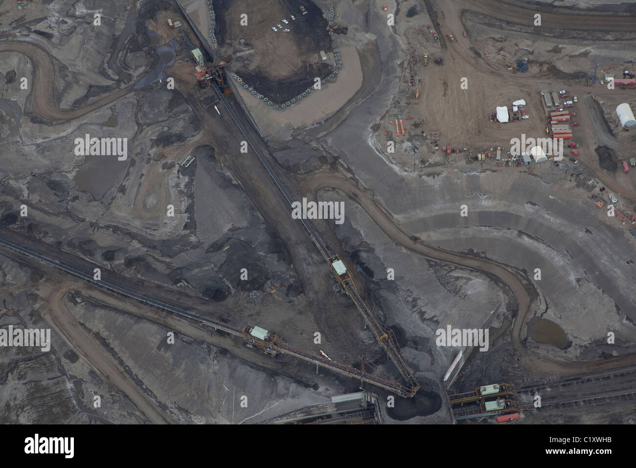 Luftaufnahme von Eisenbahn und Infrastruktur an tar sands Industrial Site, Fort McMurray, Alberta, Kanada Stockfoto