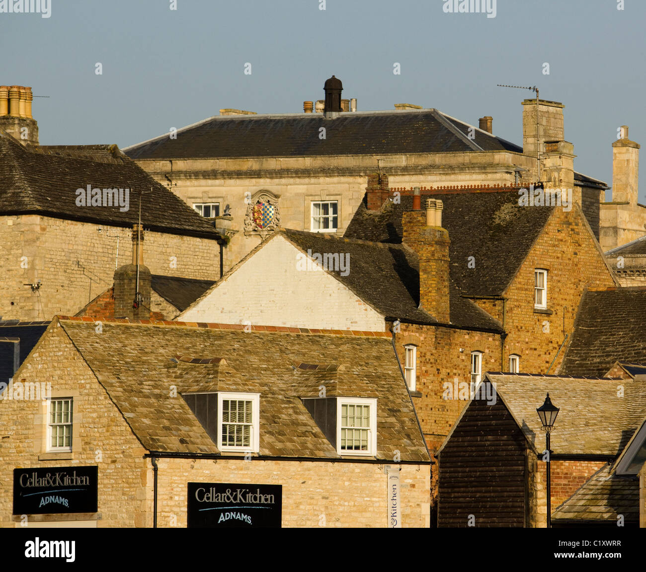 Attraktive alte steinerne Dächer, Stamford, Lincolnshire, England, UK Stockfoto
