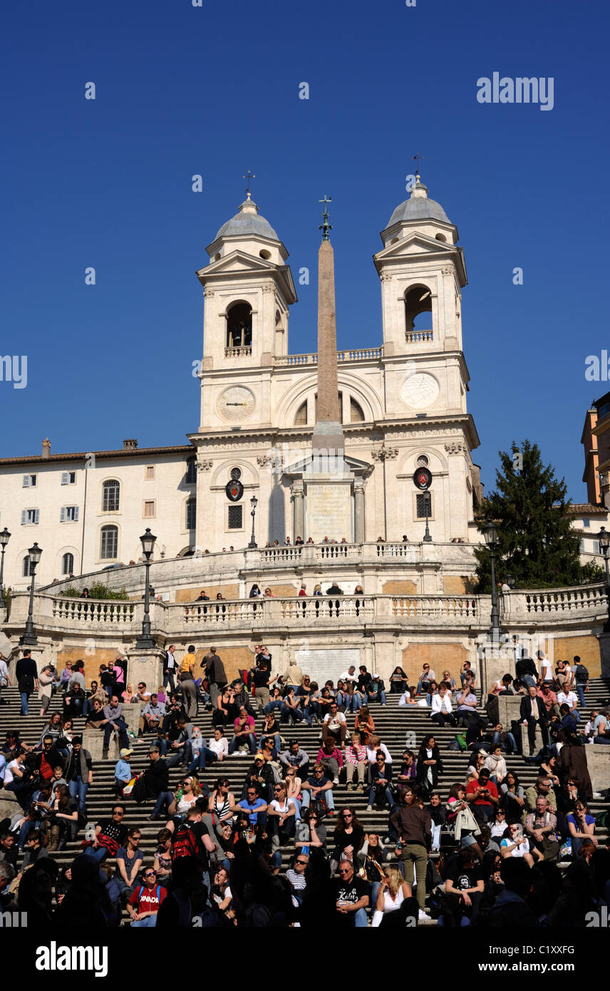 Italien, Rom, Piazza di Spagna, Spanische Treppe und Kirche Trinità dei Monti Stockfoto