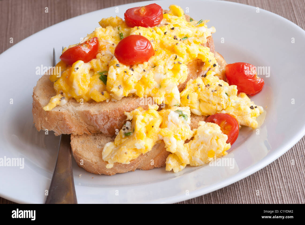 Rührei auf toast Stockfoto