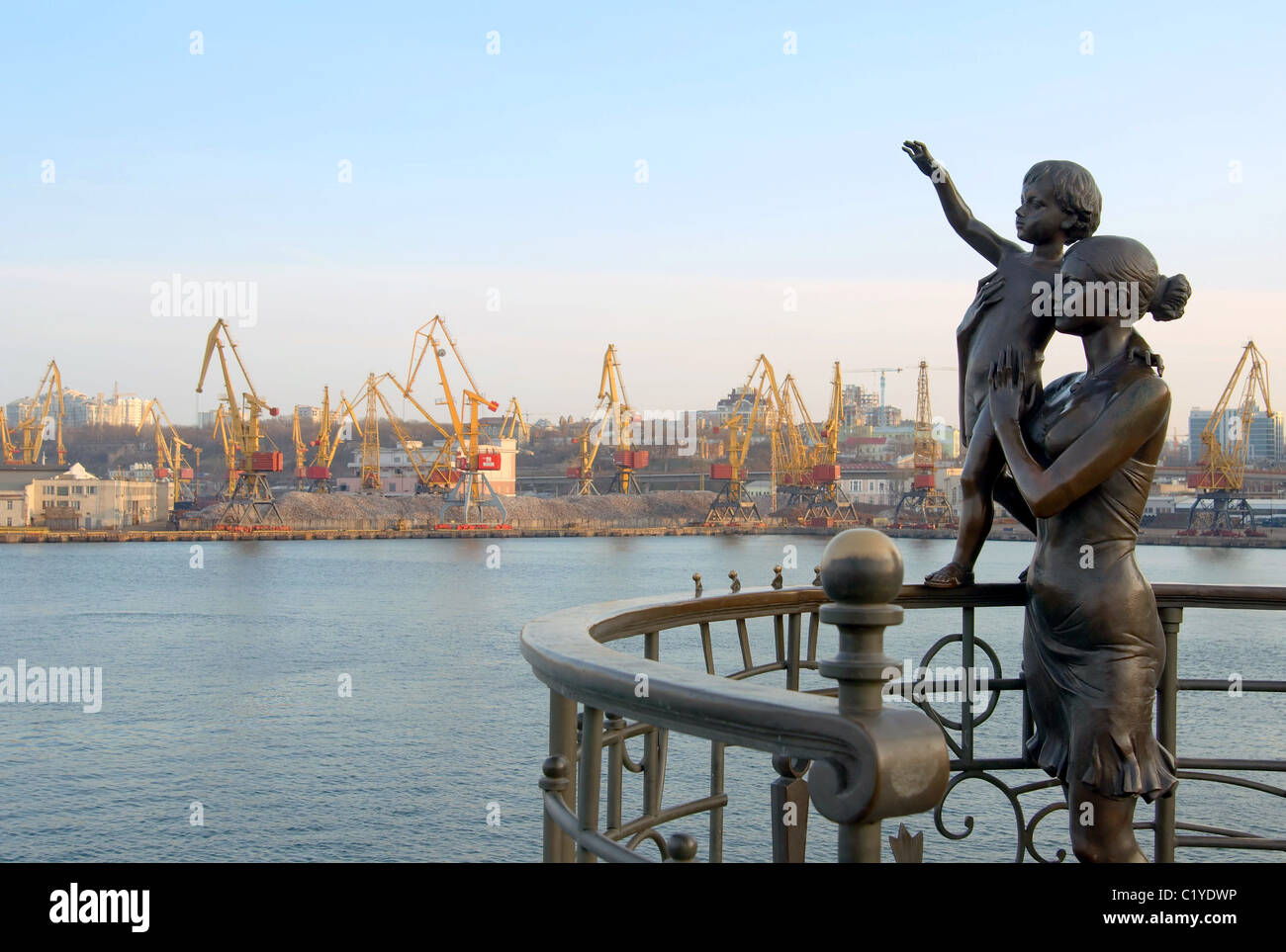Die Bronze-Denkmal zu Frauen von Seeleuten Stockfoto