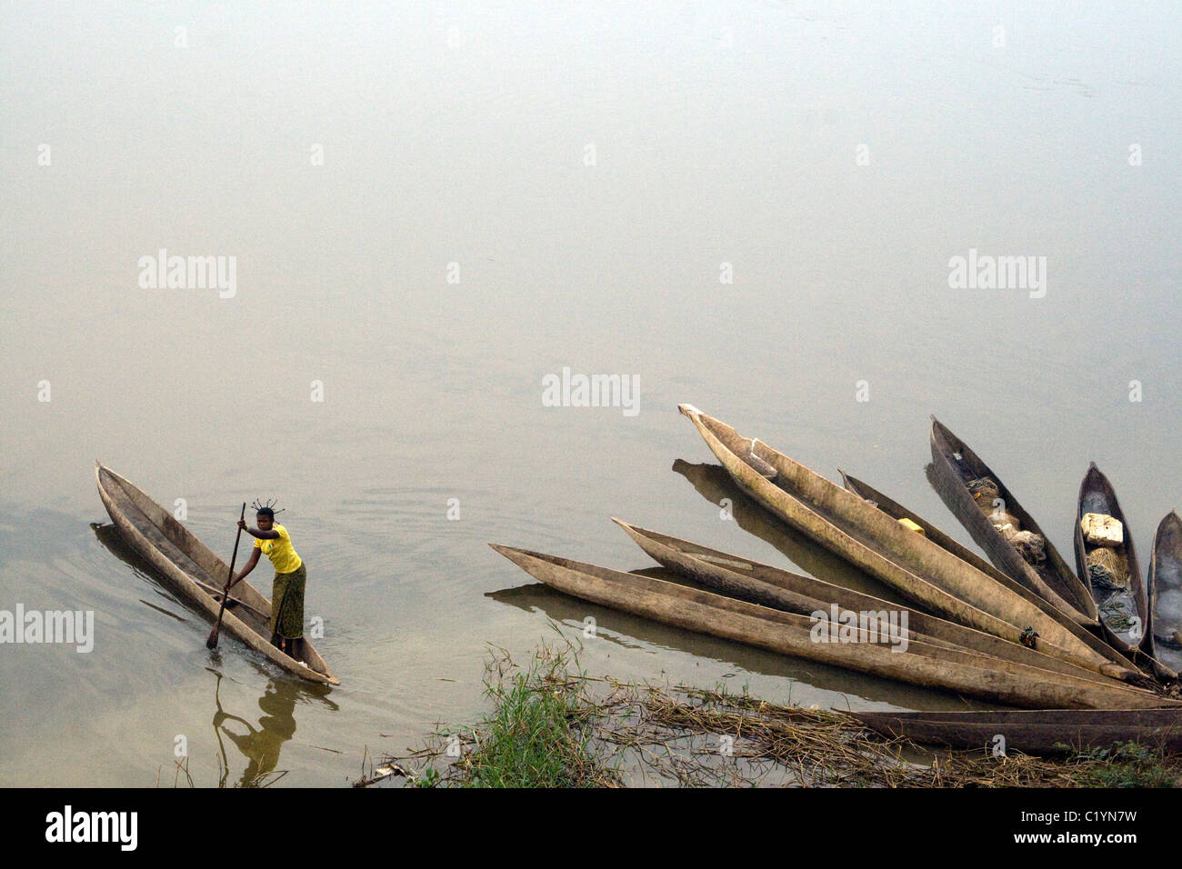 Einbaum, Betou, Ubangi Fluß, Republik Kongo Stockfoto