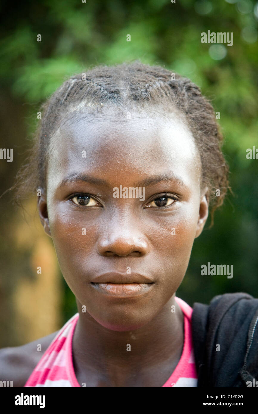 Eine Frau, Betou, Ubangi Fluß, Republik Kongo Stockfoto