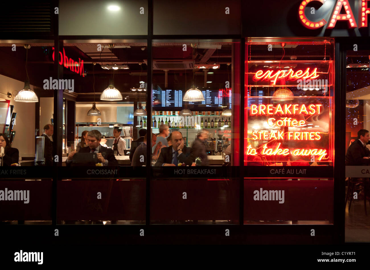 Cafe Rouge - Euston Station - London Stockfoto