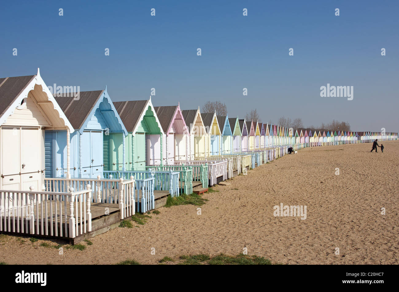 Strandhütten, Essex, England. Stockfoto