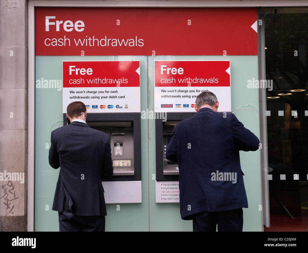 HSBC-Geldautomat der Strang-London Stockfoto