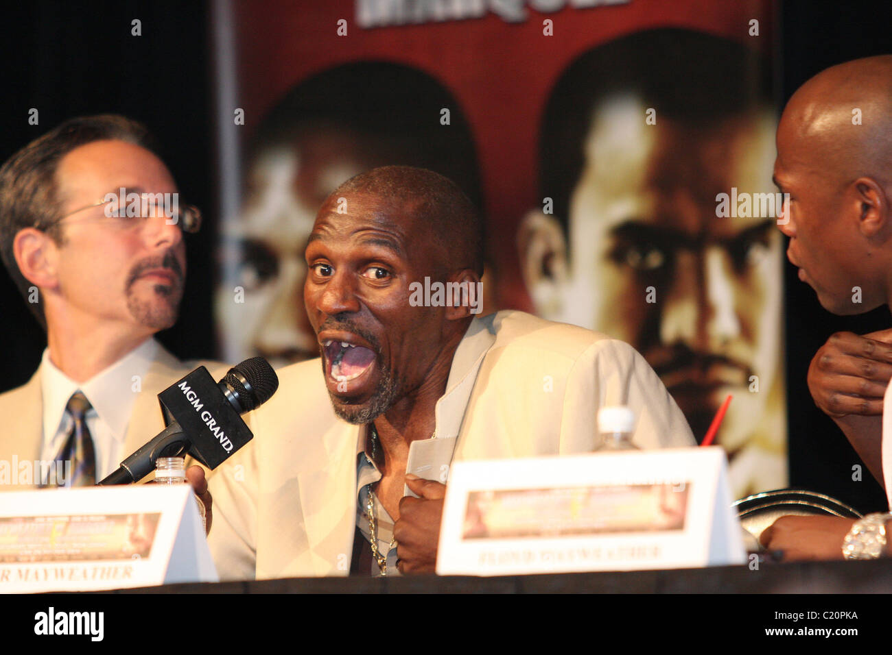 Floyd "Money" Mayweather Onkel und Trainer Roger Mayweather im MGM Grand Hotel and Casino. Der Kampf genannt "eine Stockfoto