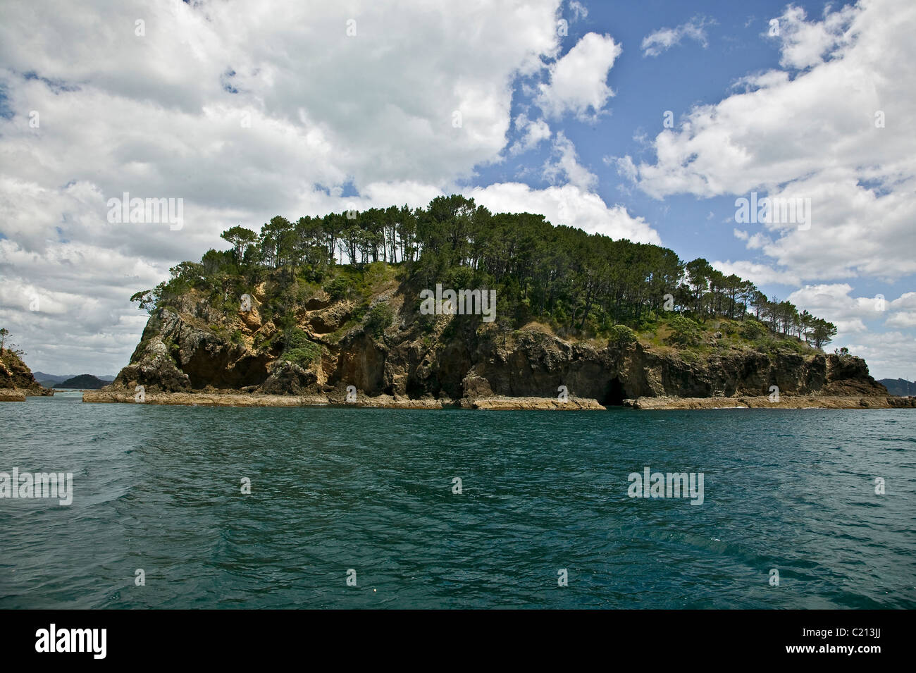 Insel in der Nähe von Bay of Islands, Neuseeland Stockfoto