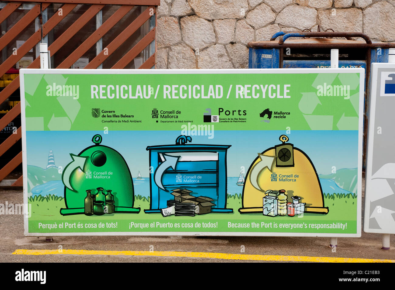 Recycling-Station in Alcudia, Mallorca, Spanien Stockfoto
