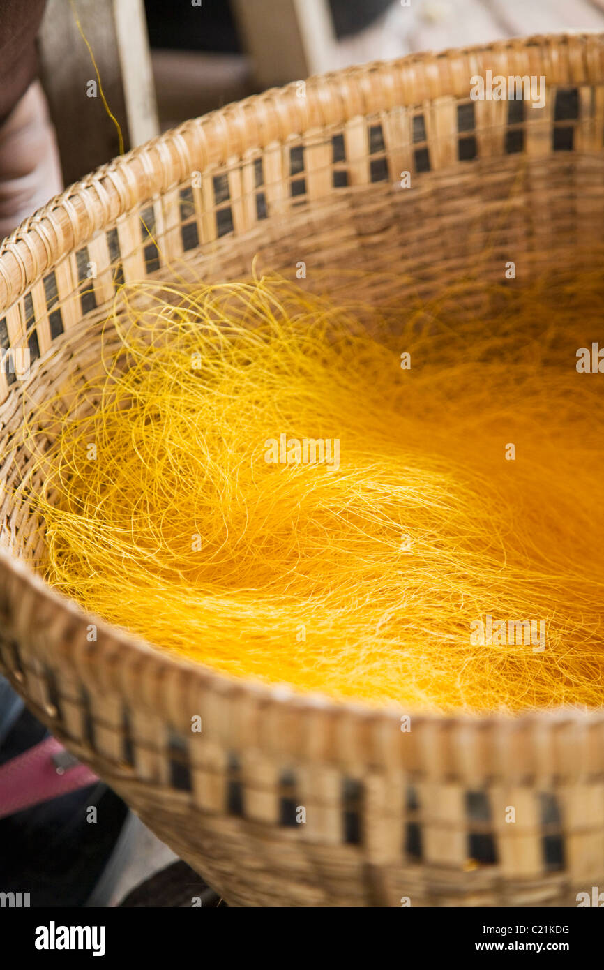 Natürlichen Seidenfäden.  Surin, Surin, Thailand Stockfoto