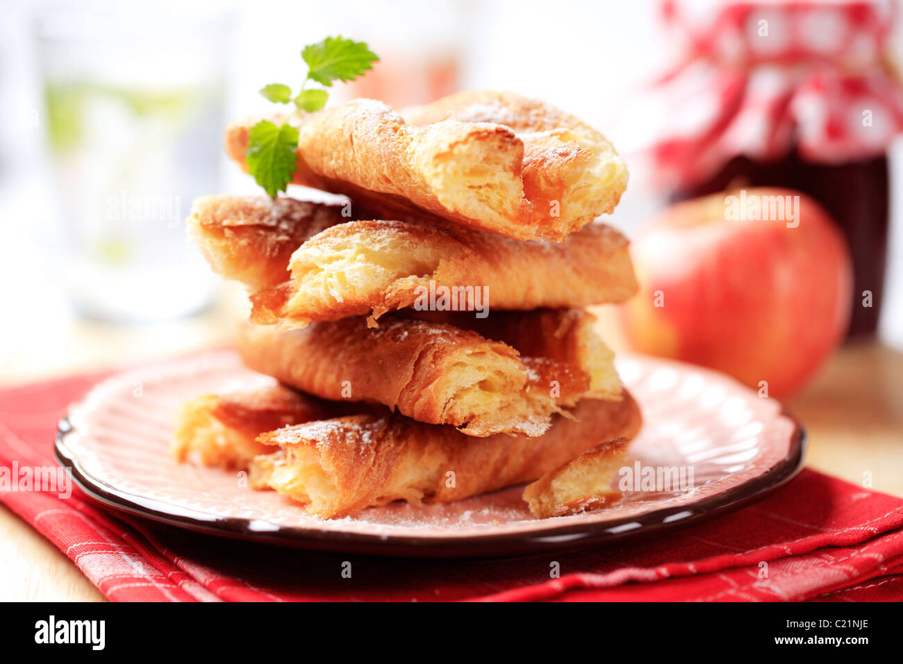 Blätterteig mit Marmelade-Füllung - detail Stockfoto