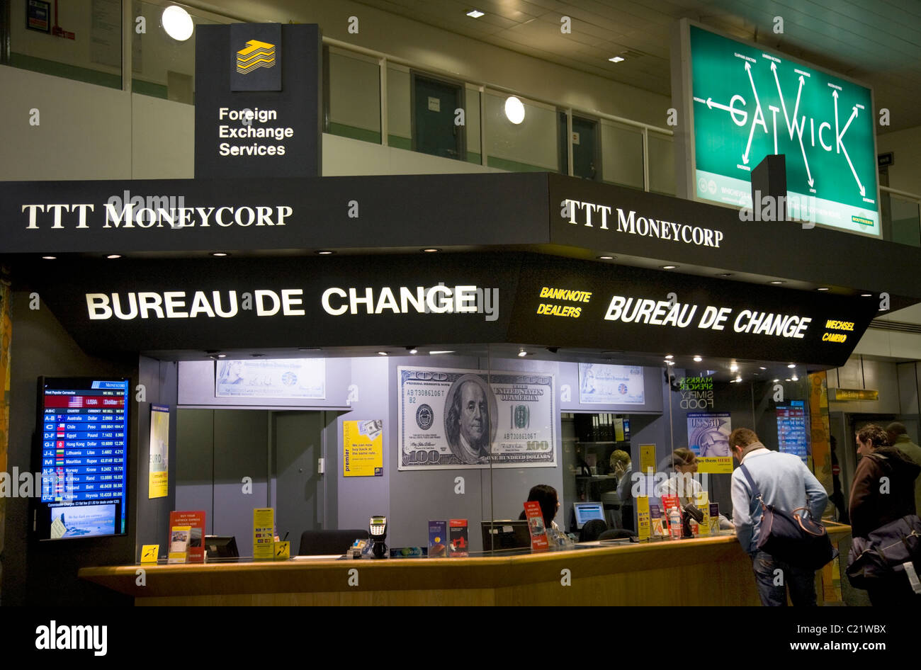TTT Moneycorp Bureau de Change Office. Flughafen Gatwick South Terminal. London. UK Stockfoto