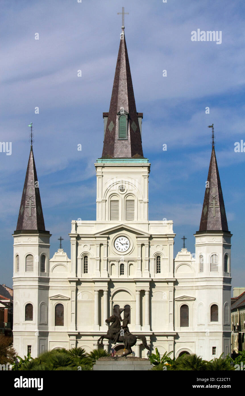 Kathedrale Saint-Louis und Jackson Square befindet sich in der Französisch Quarter von New Orleans, Louisiana, USA. Stockfoto