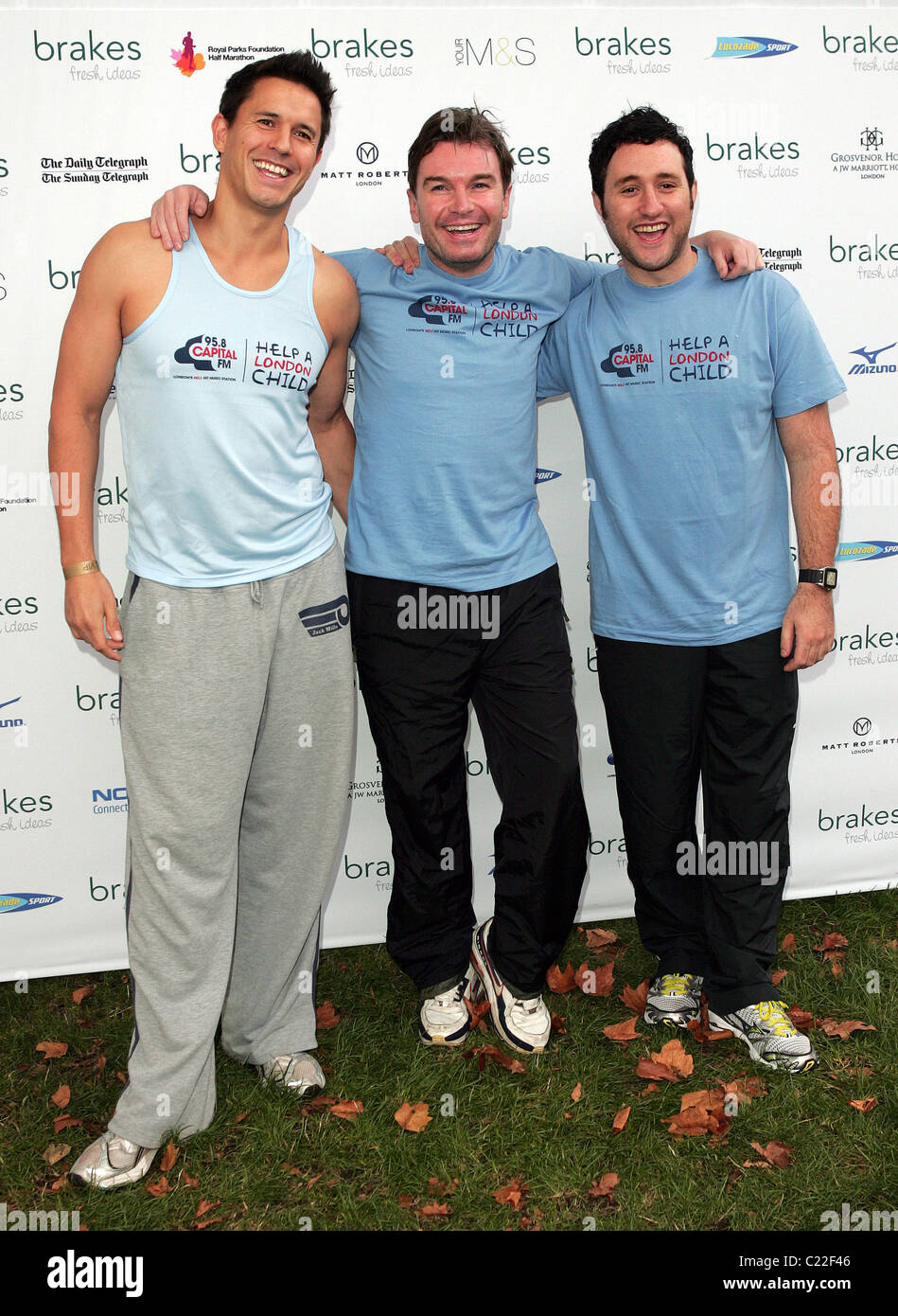 Jeremy Edwards und Antony Costa The Royal Parks Foundation Half Marathon Spendenaktion statt im Hyde Park London, England- Stockfoto