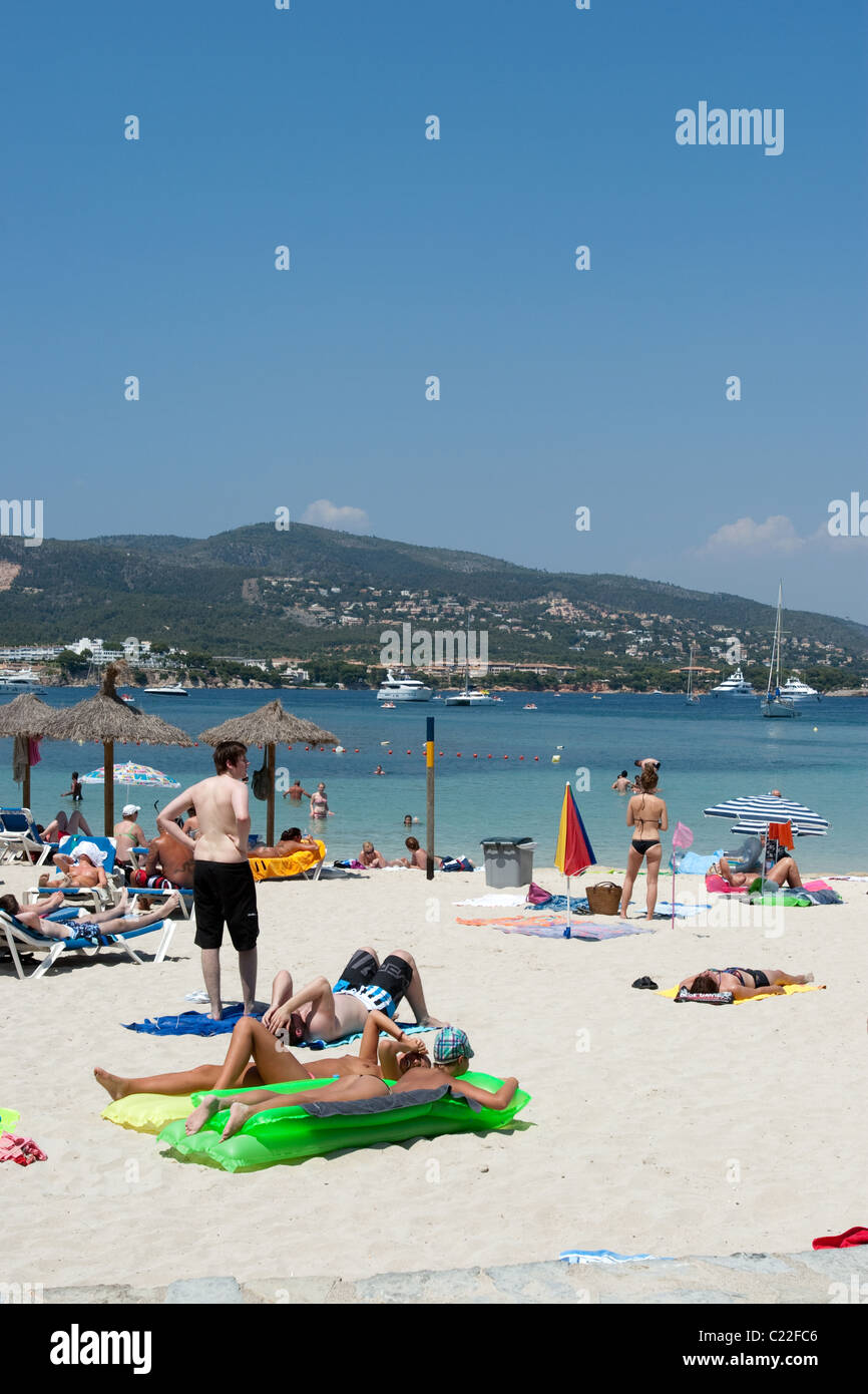 Menschen Touristen in Mallorca Mallorca Balearen Spanien Magaluf Strand Urlaub Urlaub Sommer Meer Stockfoto