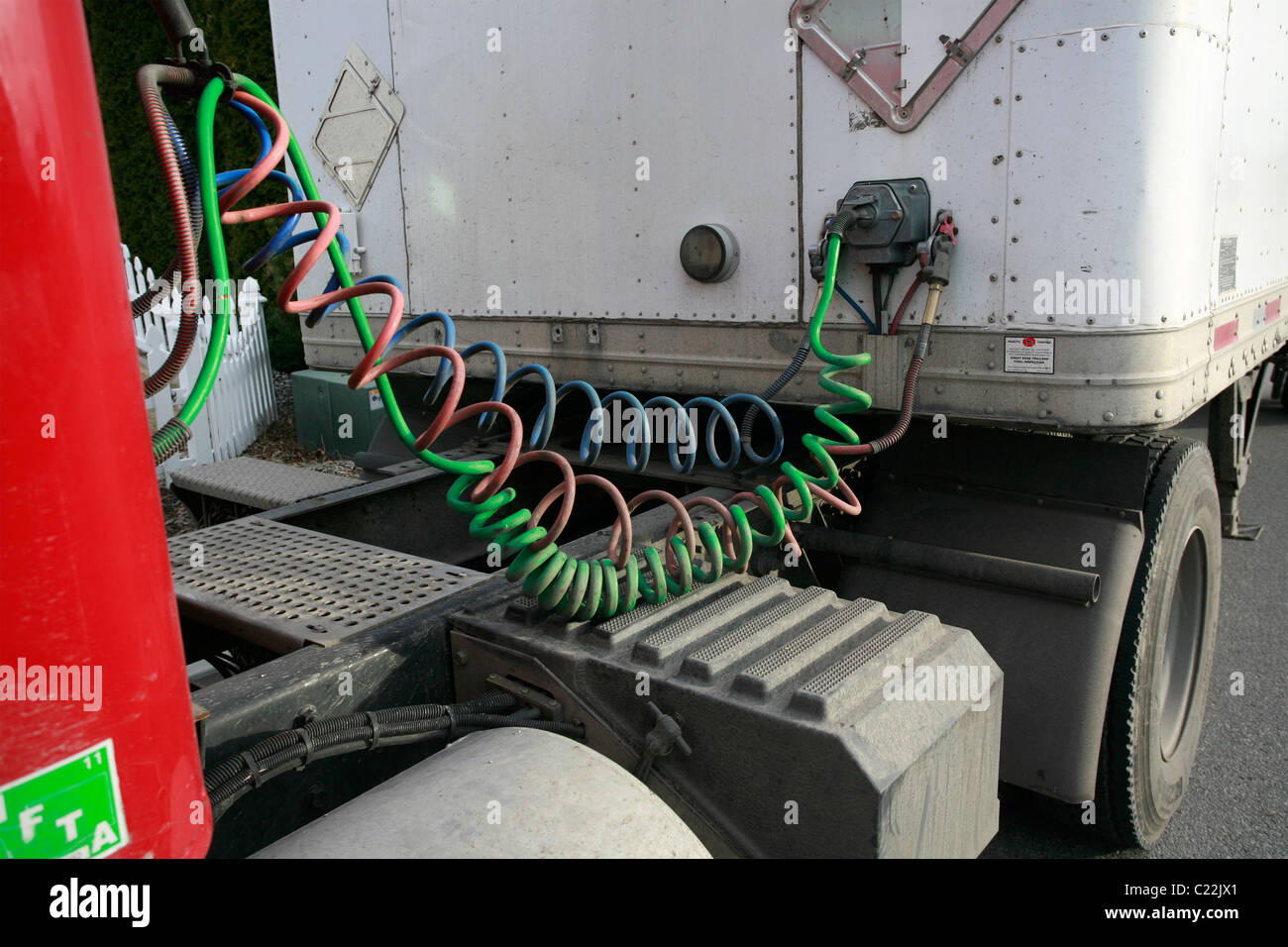 Luftschläuche von einem TraktorAnhängerLKW Stockfotografie Alamy