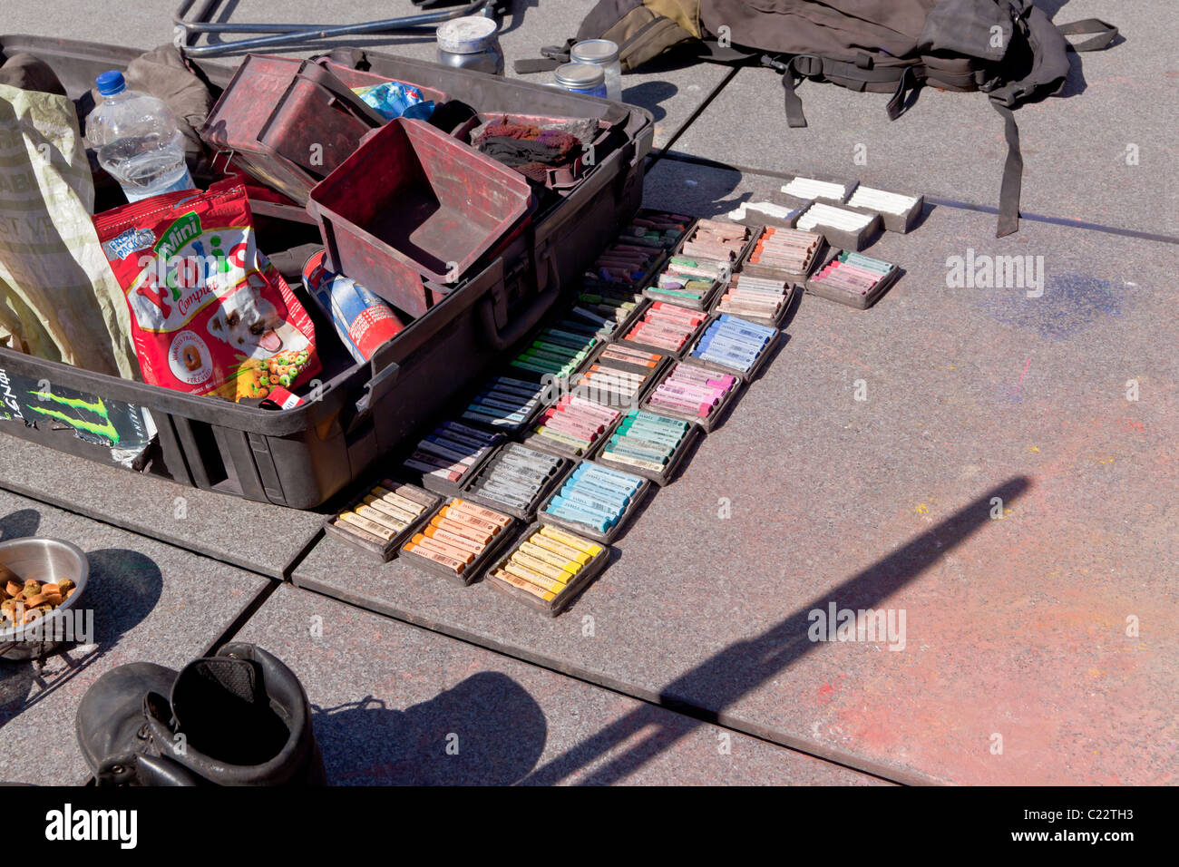 Bürgersteig Künstler Lieferungen und Pastelle in Paris Frankreich Stockfoto