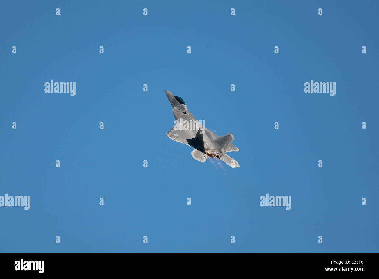 Die Raptor / F22 im Flug bei der Nellis Air Show 2010. Nellis Air Force Base in North Las Vegas, Clark County, Nevada, USA. Stockfoto