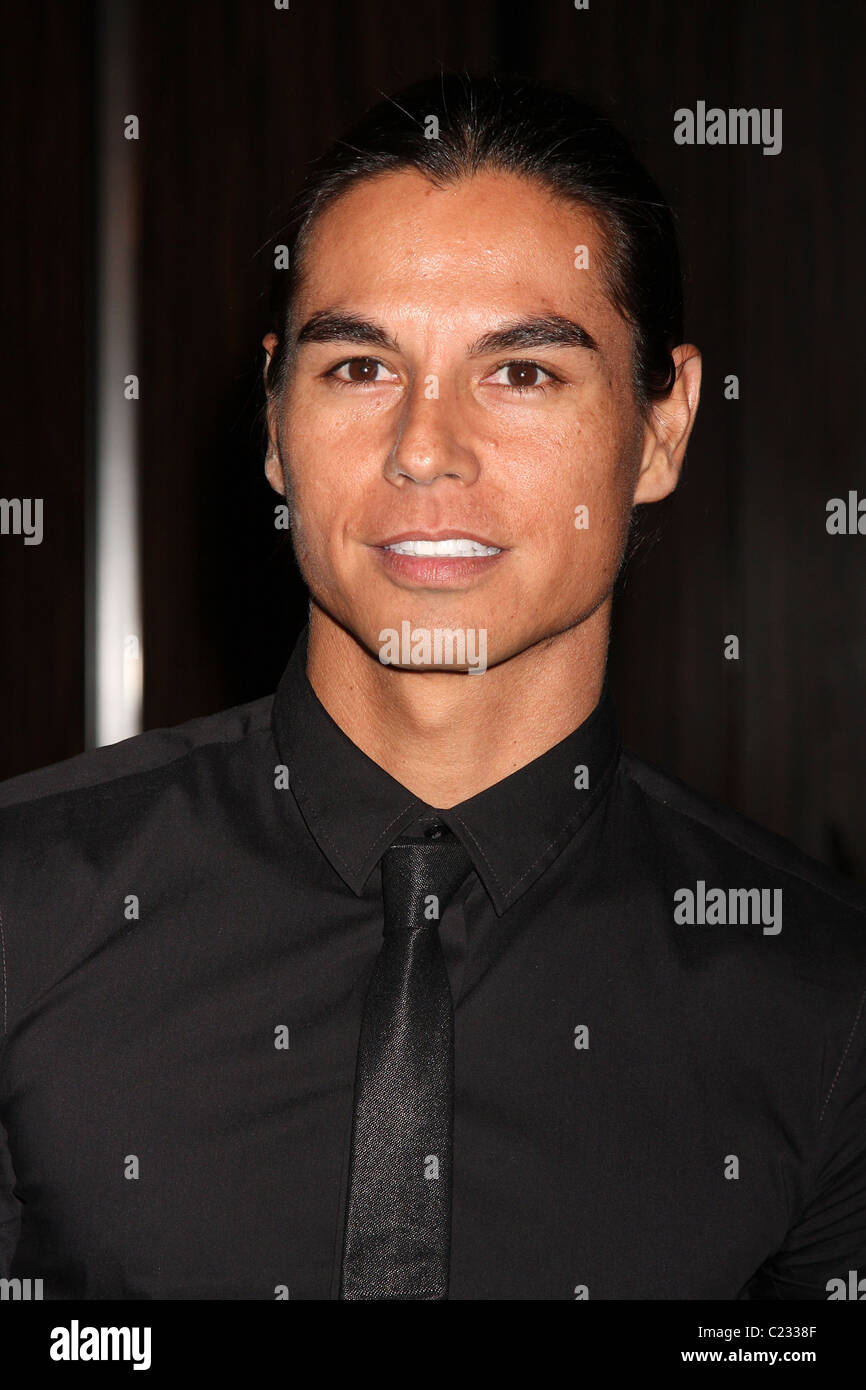 Julio Iglesias Jr Die Edle Awards Statt An Der Beverly Hills Hilton Beverly Hills Kalifornien Usa 18 10 09 Nikki Nelson Stockfotografie Alamy