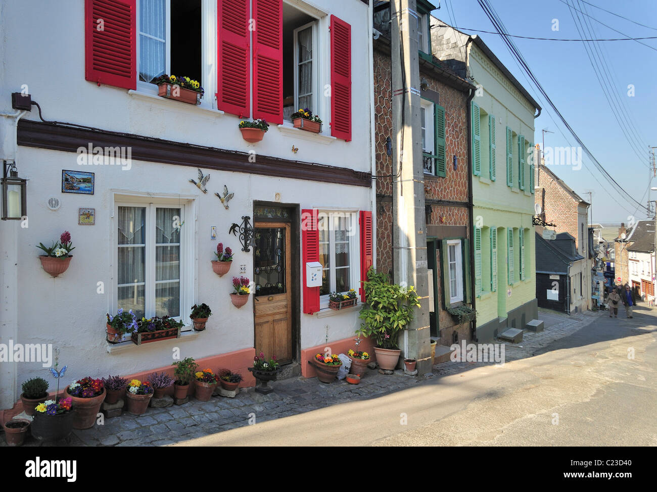 Straße mit alten Häusern im Bezirk der Seeleute in Saint-Valery-Sur-Somme, der Baie de Somme, Picardie, Frankreich Stockfoto