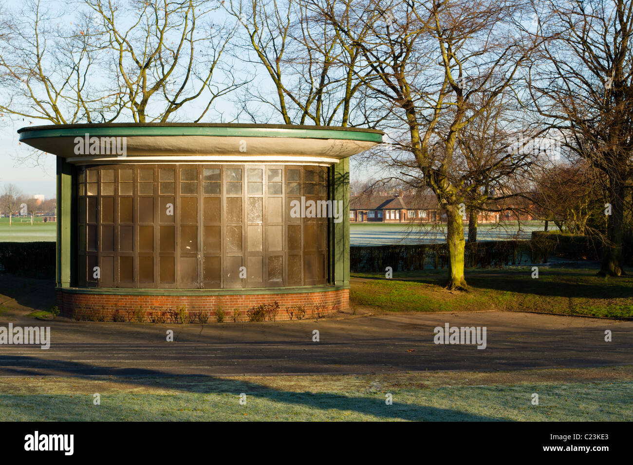 Alte englische Musikpavillon an einem sonnigen Morgen, Nottingham, England, Großbritannien Stockfoto