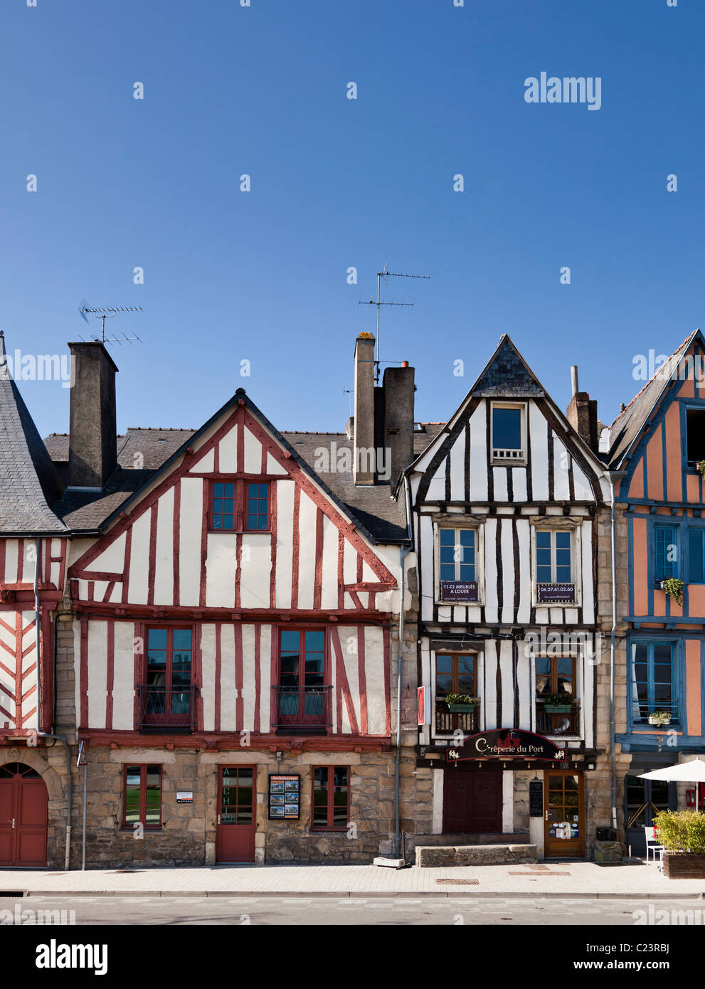 Brittany France - mittelalterliche Läden und Häuser in Vannes, Morbihan, Bretagne, Frankreich Europa Stockfoto