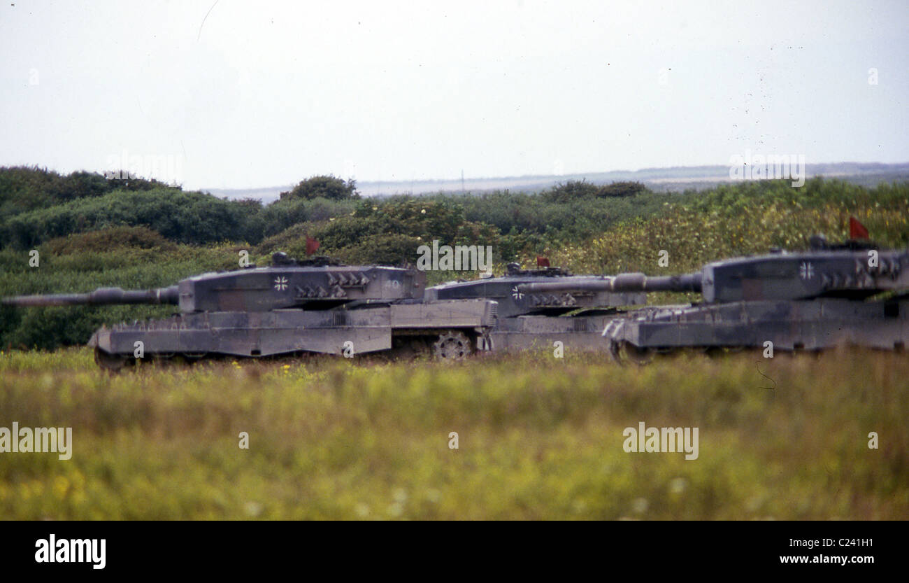 Leopard 2 deutsche Kampfpanzer auf die Ranger im Westen von wales Stockfoto