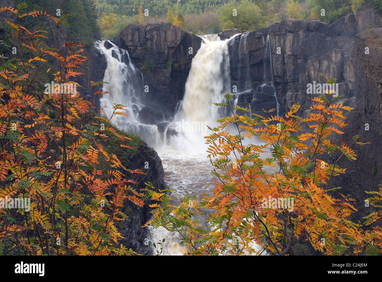 Pigeon River Waterfalls Grand Portage State Park Minnesota Autumn USA, von Dominique Braud/Dembinsky Photo Assoc Stockfoto