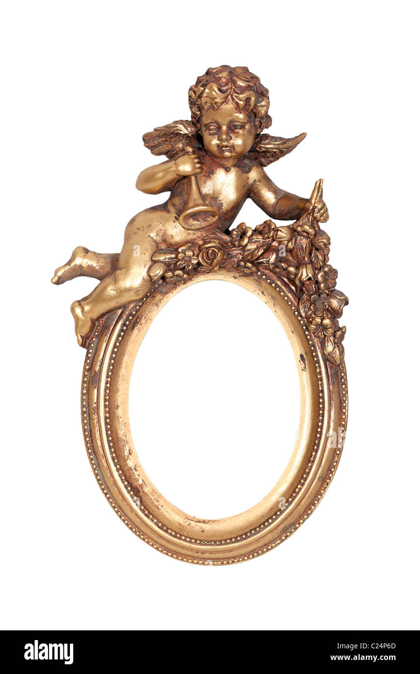 Ovale barocker Goldrahmen mit Amor isoliert auf weiss Stockfoto