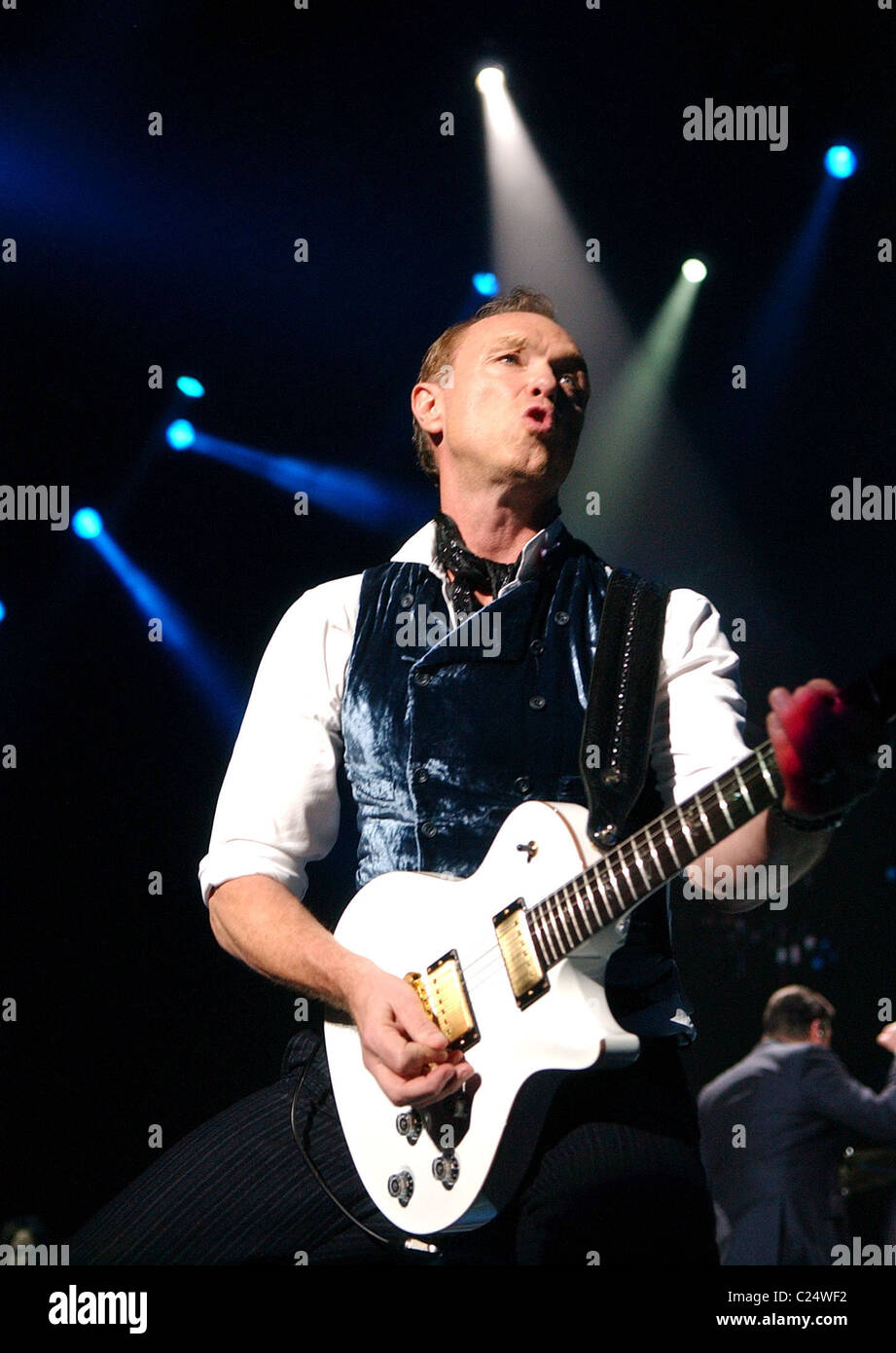 Gary Kemp Spandau Ballet führen ihre Reformation Tour in der Heineken Music Hall Amsterdam, Holland - 01.11.09 ** nicht für Stockfoto