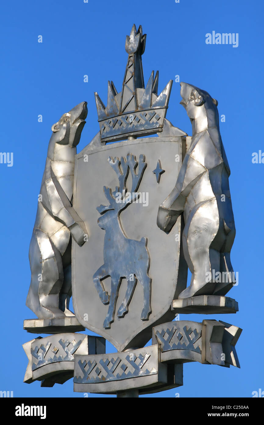Wappen von jamalo-Nenzen autonomer Okrug Edelstahl steht auf dem Flughafen in Salechard. Russland Stockfoto