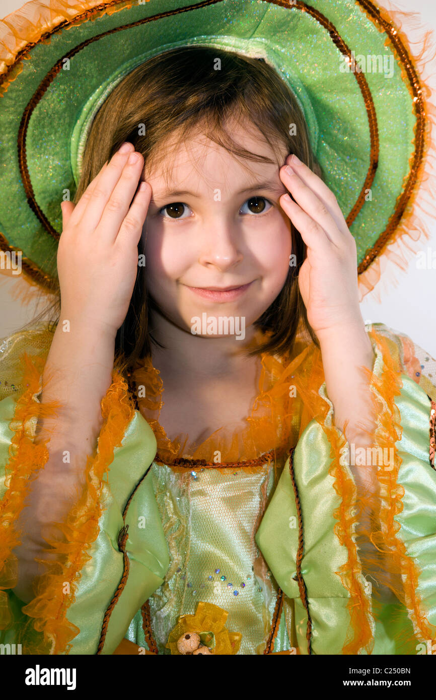 kleines Mädchen in der Karneval Kleidung Stockfoto