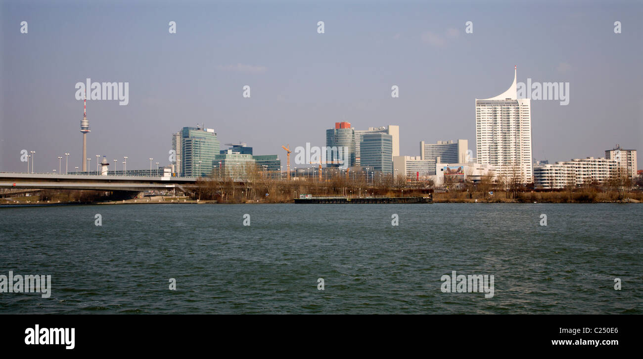 Wien - Uno-City und Donau Stockfoto